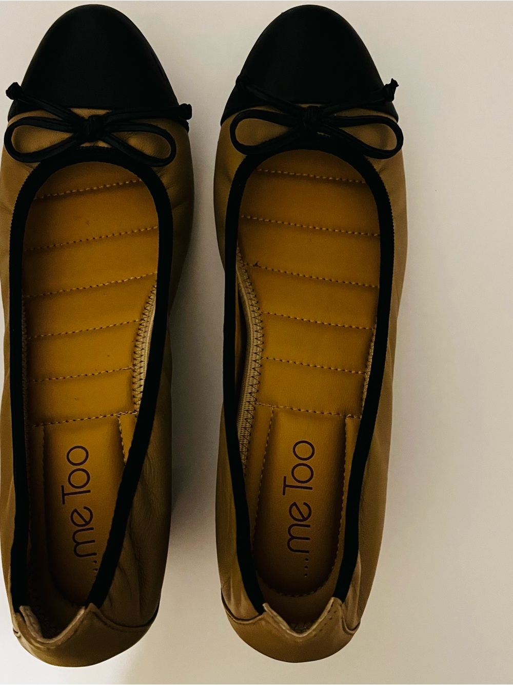 me too Two-Tone Ballet Flats in Mustard and Black